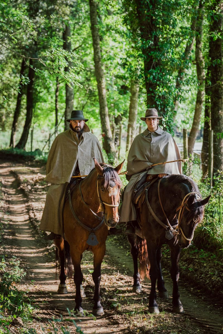 Mantella lunga in cotone cerato