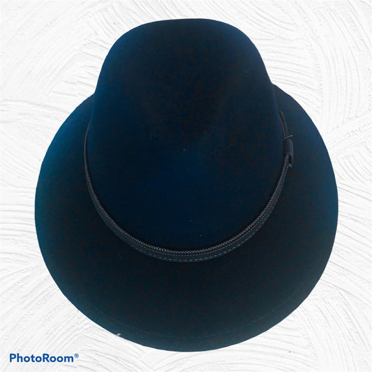 Cappello feltro blu