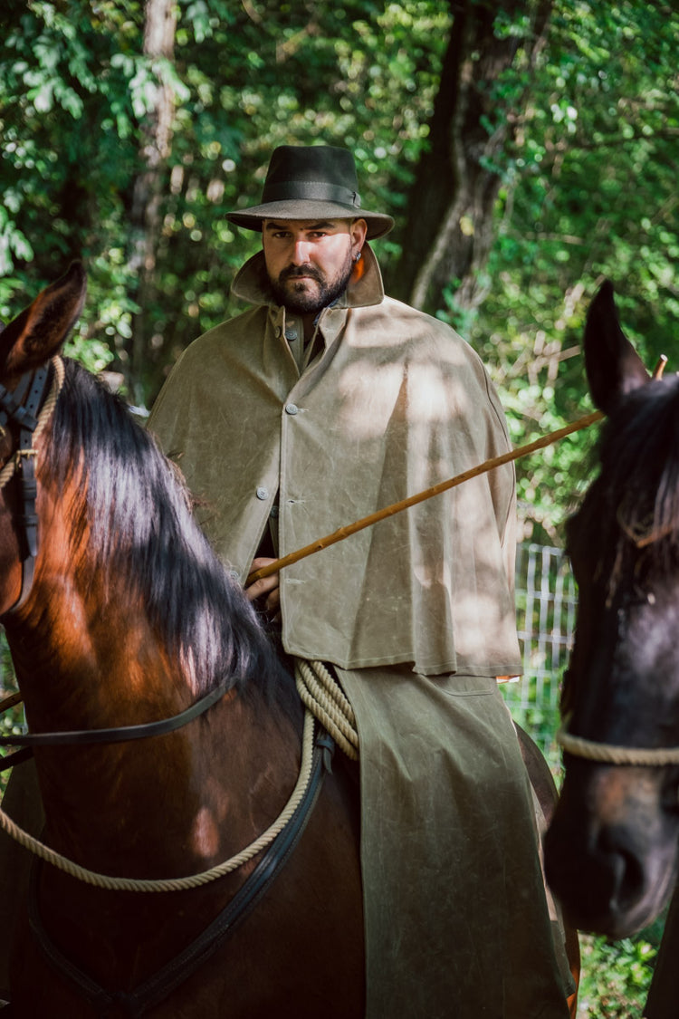 Mantella lunga in cotone cerato